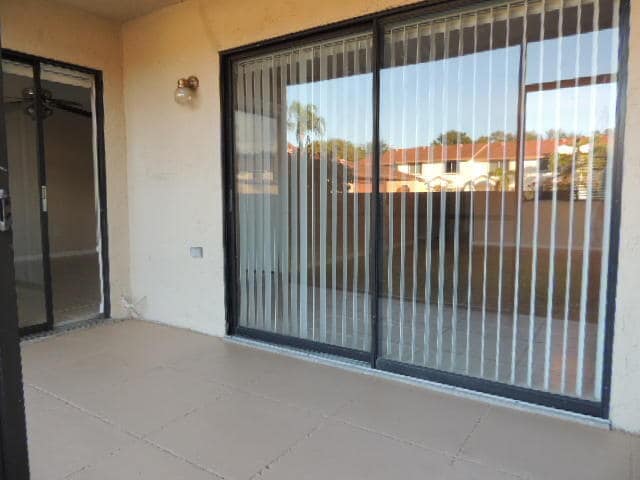 Building Photo - 2505 Lakeview Cir