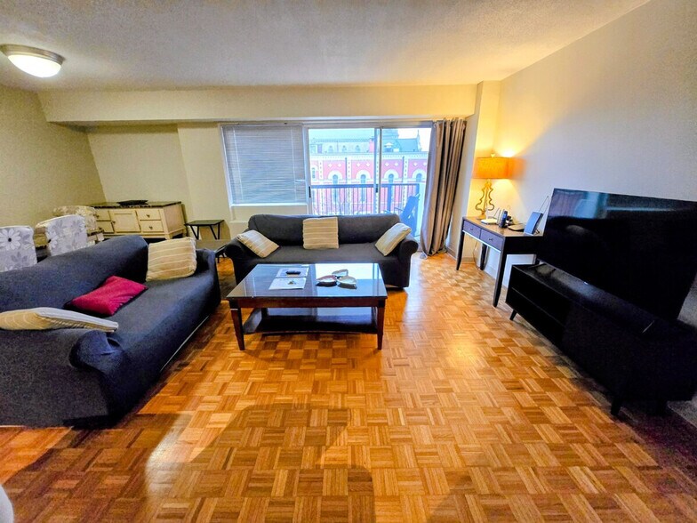 Building Photo - 1575 Tremont St