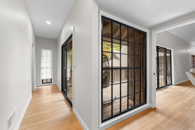 Building Photo - 211 Wendwood Dr