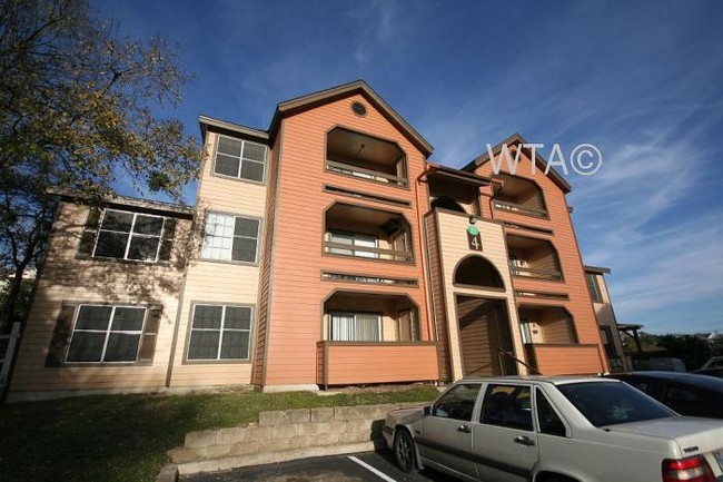 Building Photo - 2 bedroom in SAN MARCOS TX 78666