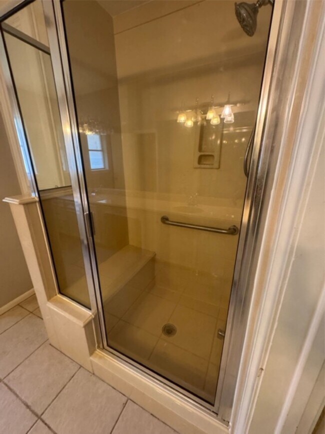 Building Photo - 1114 Manatee Ln