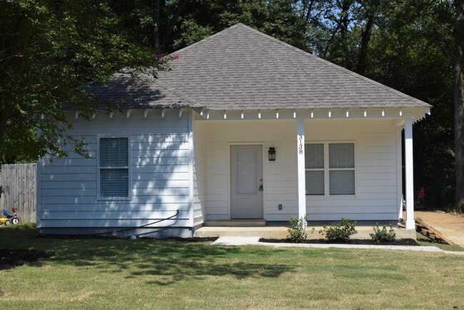 Primary Photo - Charming and well-maintained 3 bedroom, 2 ...