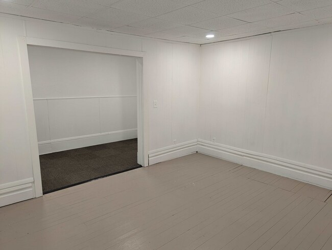 Building Photo - 1323 Oak St