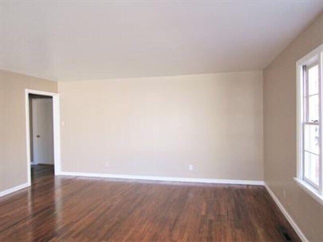 Building Photo - 1325 Texas Ave