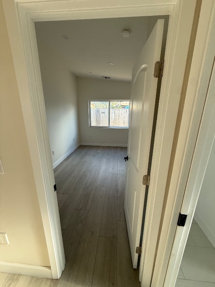 Building Photo - 1431 1st Ave