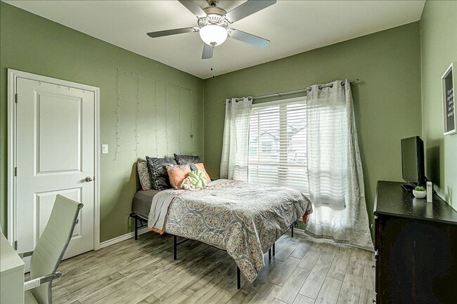 Building Photo - 5817 Bella Di Giorno Dr