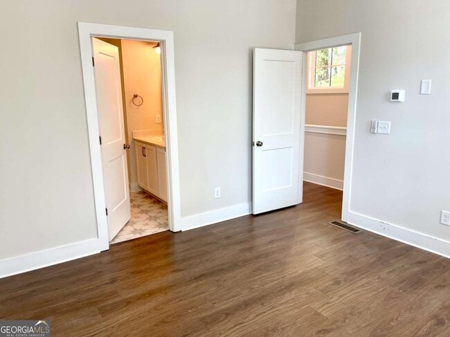 Building Photo - 1290 Zephyr Blvd SE