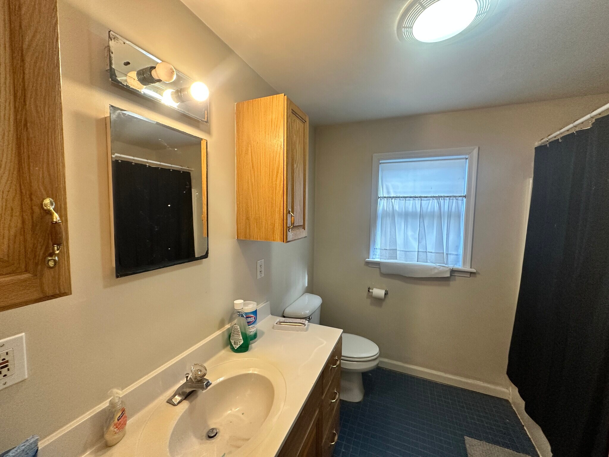 Building Photo - 64 Hillside St