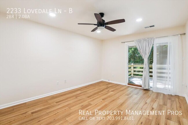 Building Photo - 2233 Lovedale Ln