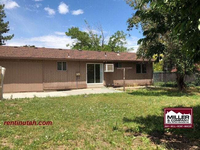 Building Photo - Newly Updated West Valley Rambler!