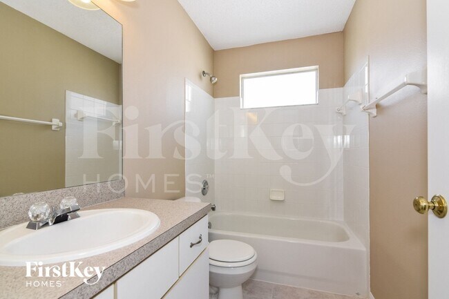 Building Photo - 10424 Beneva Dr