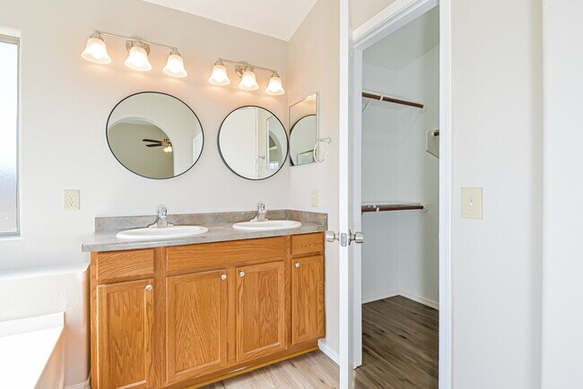 Building Photo - 4360 E Mesquite Desert Trail