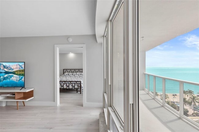 Building Photo - 4100 Galt Ocean Dr