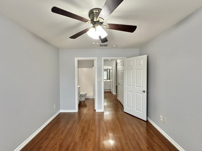 Building Photo - Coming soon- 3 Bedroom 2 Bath Duplex at Mansion Creek in Tyler!