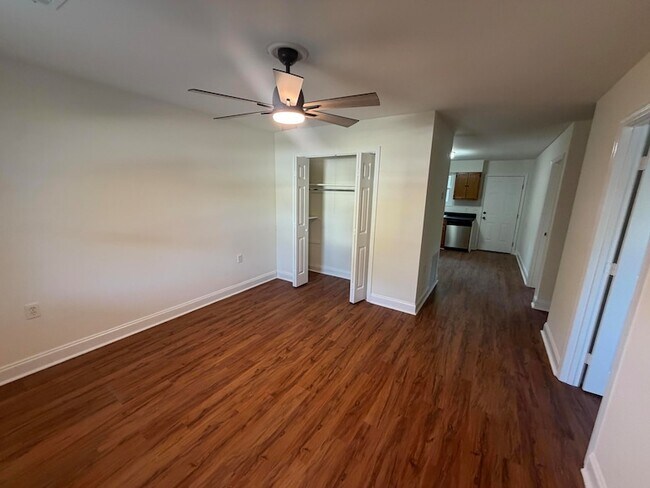 Building Photo - 2018 Pinopolis Rd