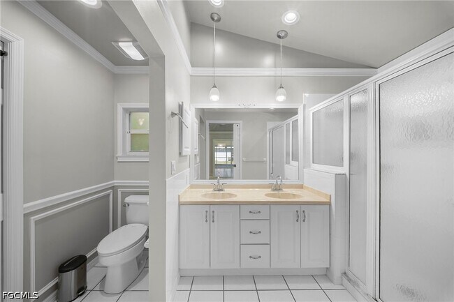 Building Photo - 2614 7th St W