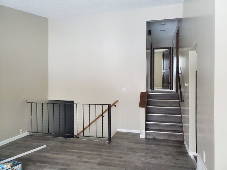 Building Photo - 1836 55th St E