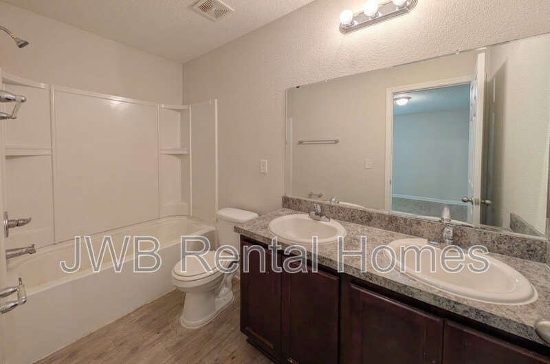 Building Photo - 8253 Nussbaum Dr