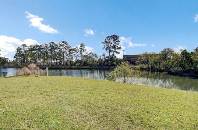 Building Photo - 3 Bedroom 2.5 Bath Townhouse in Lakeview Commons - Goose Creek