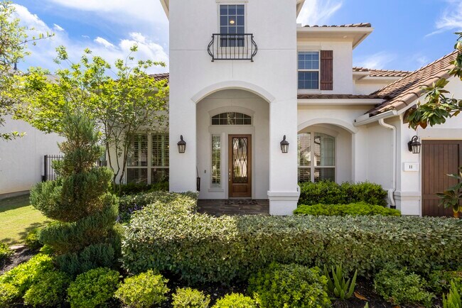 Building Photo - 11 Floral Vista Dr
