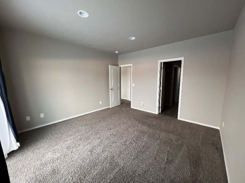 Building Photo - 5611 Zabo Rd