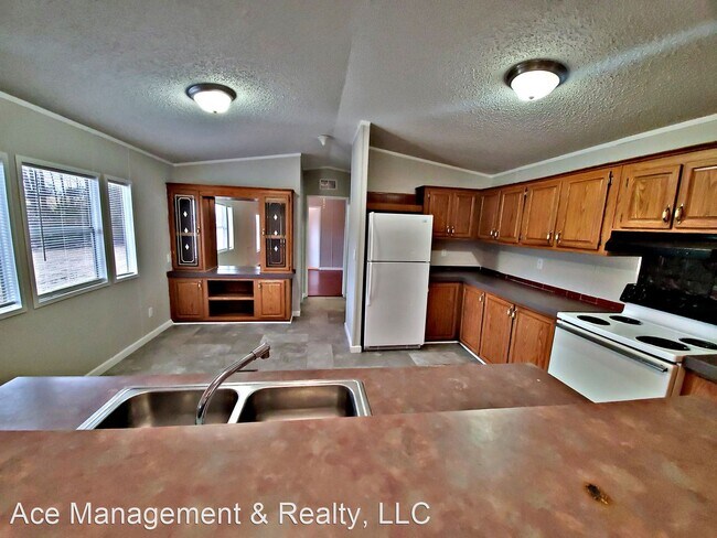 Building Photo - 3 br, 2 bath House - 372 County Rd 201