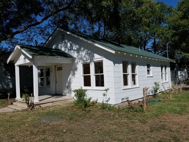 Building Photo - 602 Vernon St