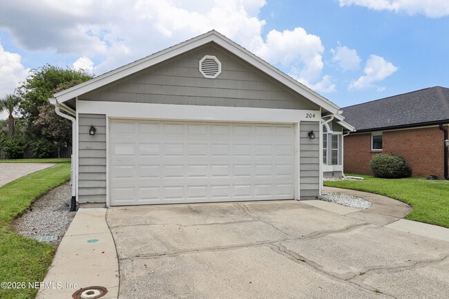 Building Photo - 204 Crosstern Ct