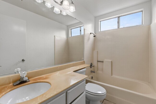 Building Photo - 7272 Foxcroft St