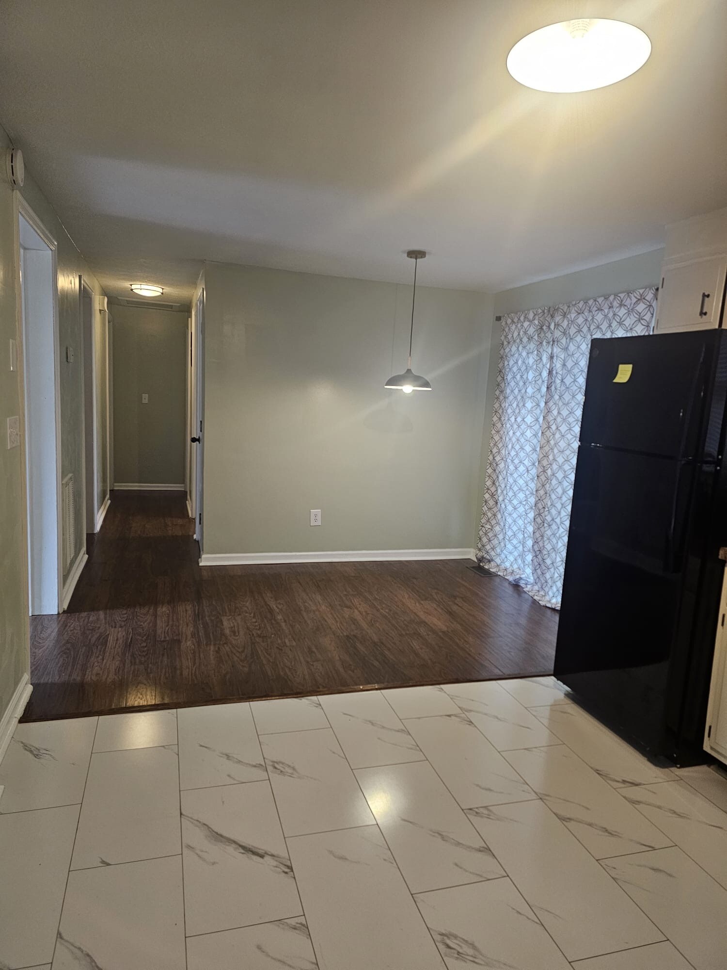 Building Photo - 259 Lakeview Dr