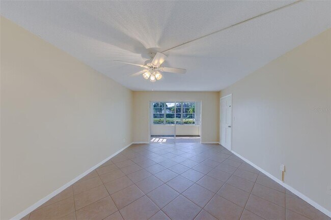 Building Photo - 8301 Bardmoor Blvd