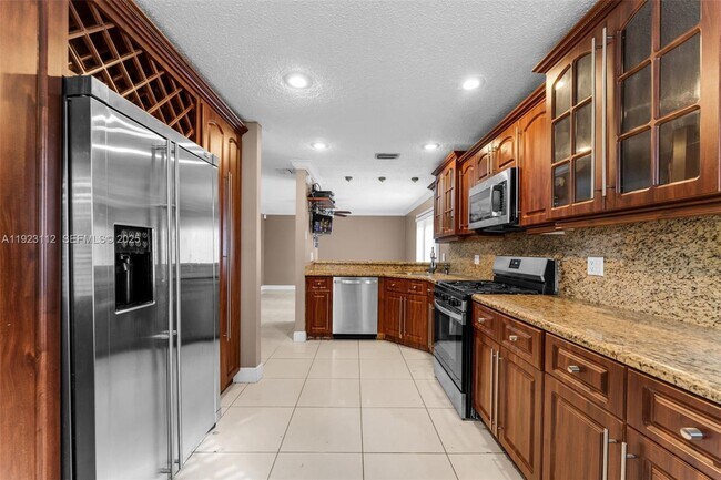 Building Photo - 15016 SW 139th Ave