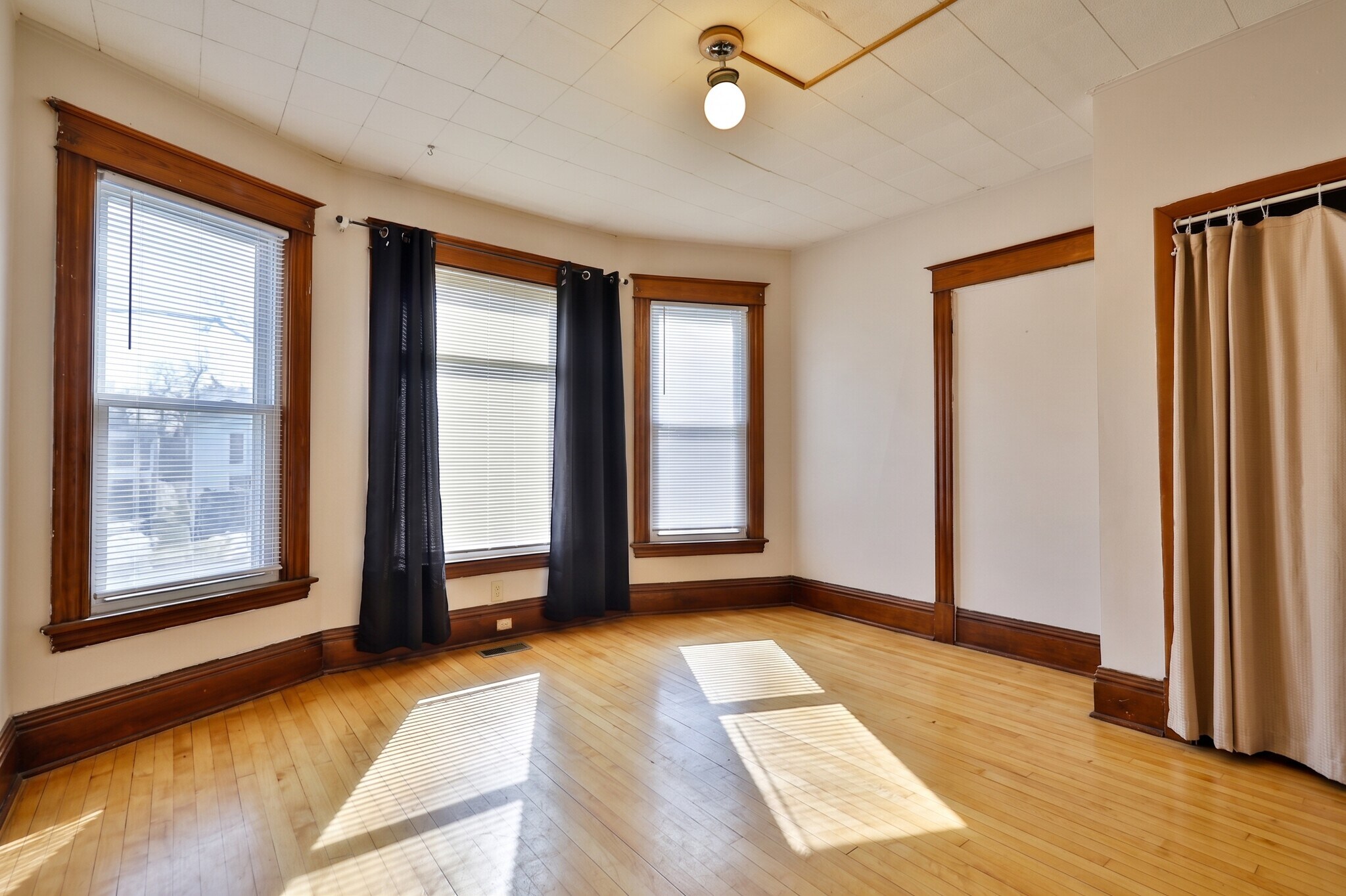 Building Photo - 508 W Mifflin St