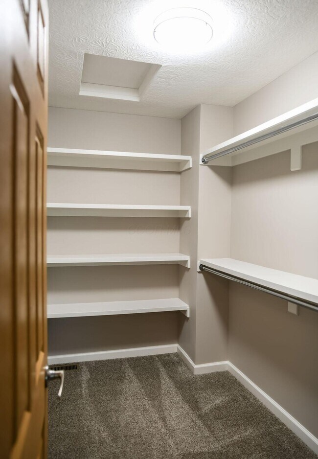 Building Photo - 227 Dowler Dr