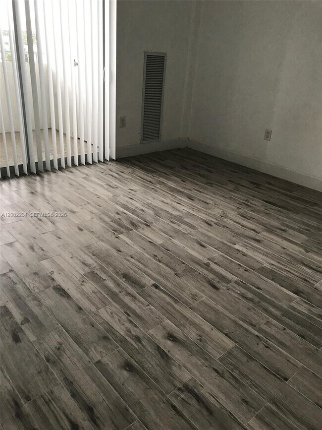 Building Photo - 1830 Radius Dr