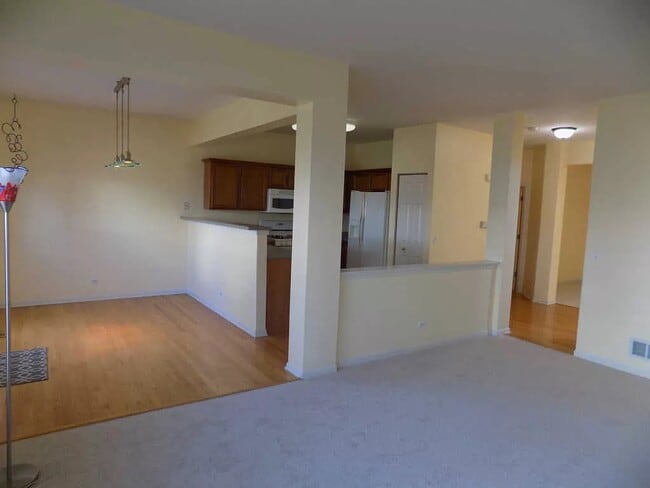 Building Photo - 274 Bay Dr