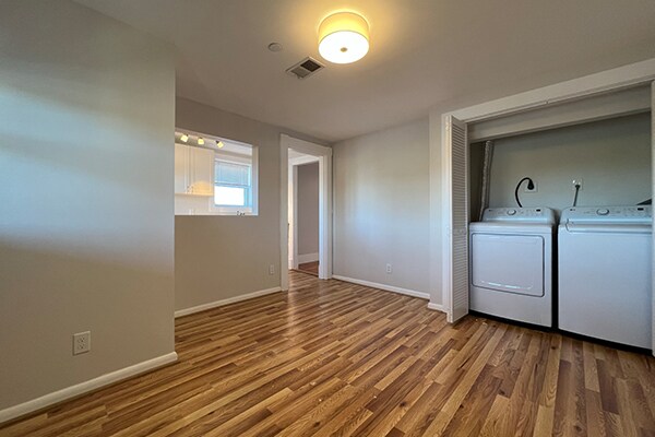 Building Photo - 279 Cabot St