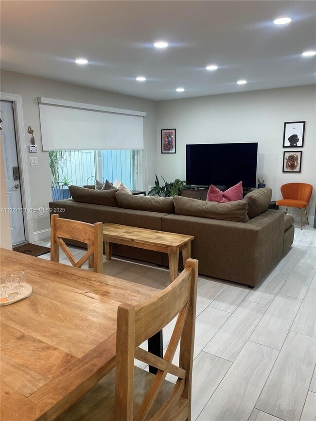 Building Photo - 6840 SW 45th Ln