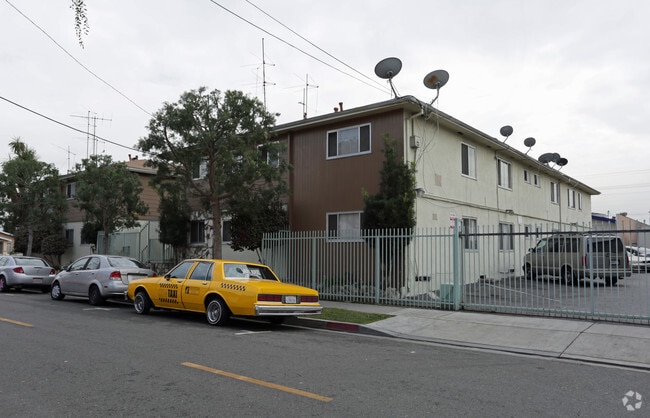 Primary Photo - Park Villa Apartments