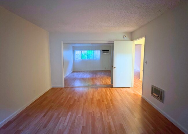 Building Photo - Charming 1-Bedroom Apartment Located in Va...
