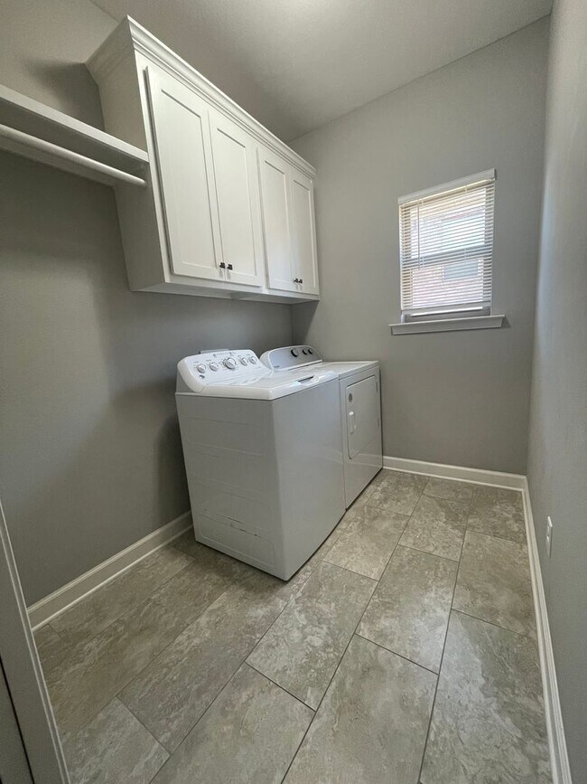 Building Photo - Great location in Sherwood