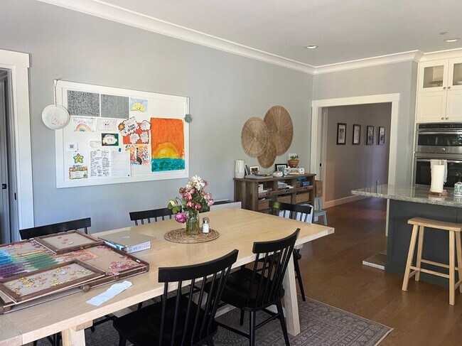 Building Photo - 263 Oakhurst Pl