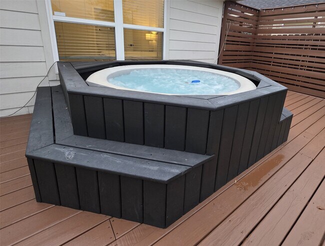 Building Photo - 15434 Kaston Dr