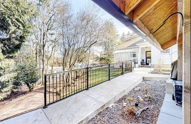 Building Photo - $2,700 - All Utilities Included Modern ADU with Two Bedrooms Townhouse Ready For Lease!