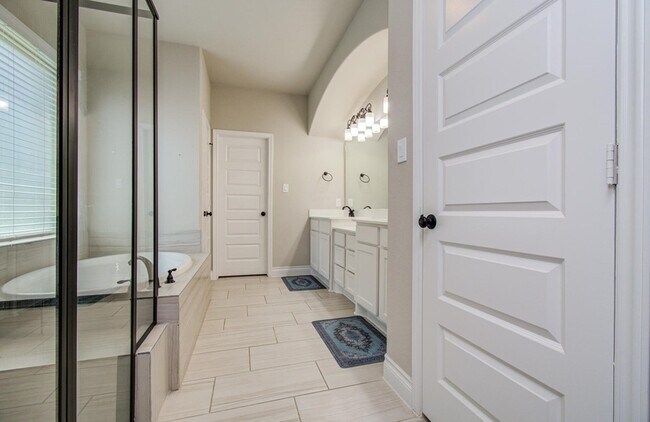 Building Photo - 10838 Bouldin Creek