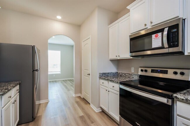 Building Photo - 25381 Cypress Bend Dr