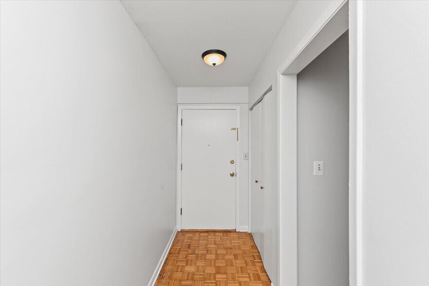 Building Photo - 600 McKinley Ave