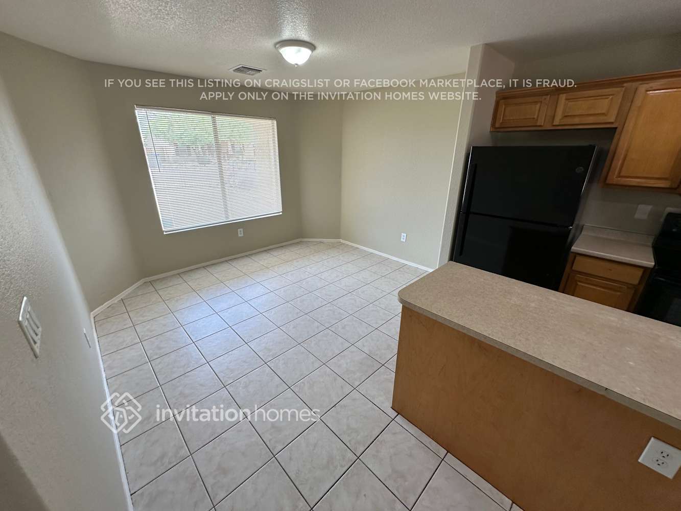 Building Photo - 2527 E Wier Ave