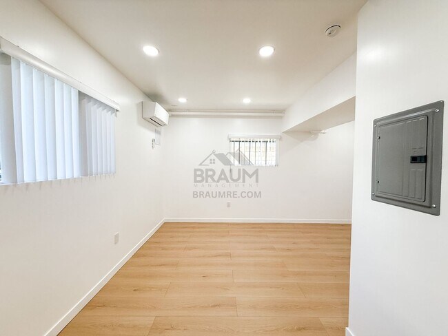 Building Photo - 11228 Huston St