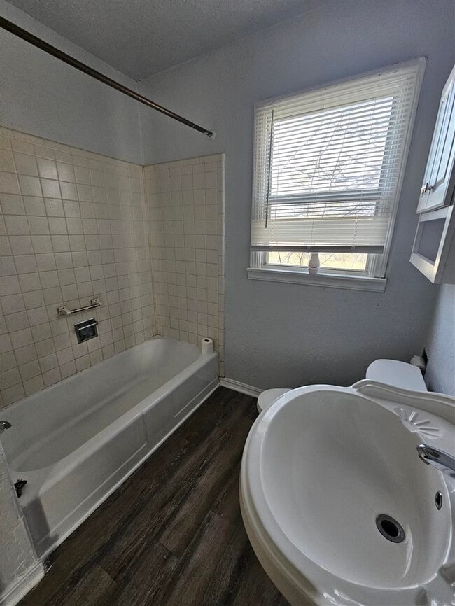 Building Photo - 2901 Prentice NW